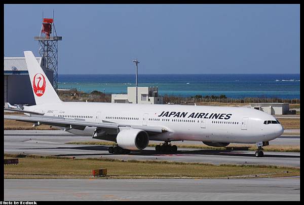 JAL B777-346(JA8943)@ROAH_1(2)_20121020