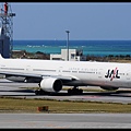 JAL B777-346(JA8945)@ROAH_1(2)_20121020