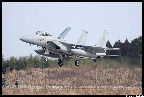 JASDF F-15DJ(303)(22-8056)@RJFN_6(2)_20130129.jpg