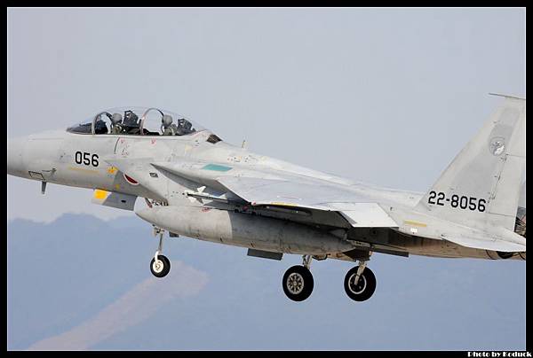 JASDF F-15DJ(303)(22-8056)@RJFN_7(2)_20130129.jpg
