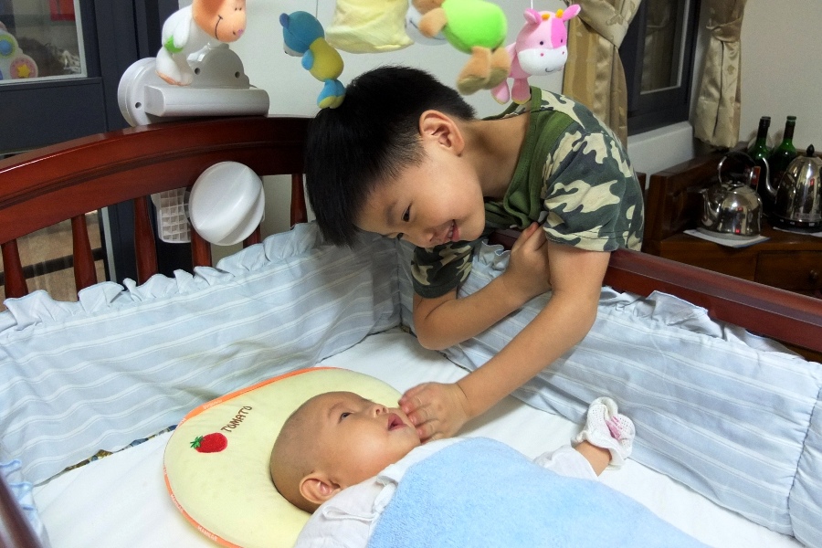 Baby_1(2)_20130824.JPG Baby_1(2)_20130824.JPG