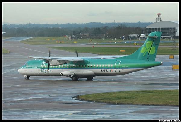 Aer Lingus Regional ATR 72-212(EI-SLL)@MAN_2(2)_20120222.jpg