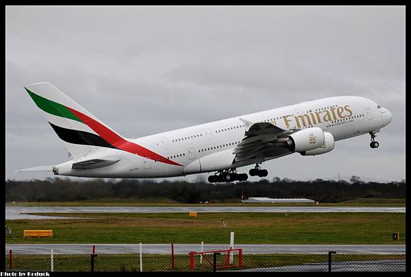 Emirates A380-861(A6-EDJ)@MAN_7(2)_20120222.jpg