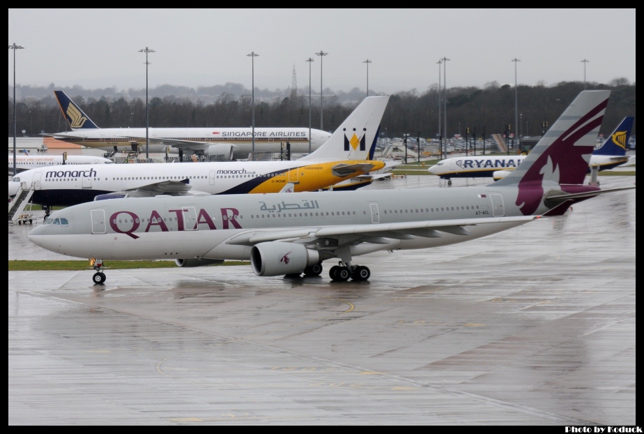 Qatar Airways A330-202(A7-ACL)@MAN_1(2)_20120222.jpg