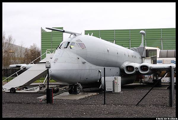 RAF Nimrod MR2 XV231@MAN_1(2)_20120222.jpg