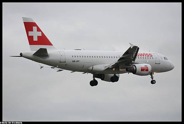 Swiss A319-112(HB-IPT)@MAN_1(2)_20120222.jpg
