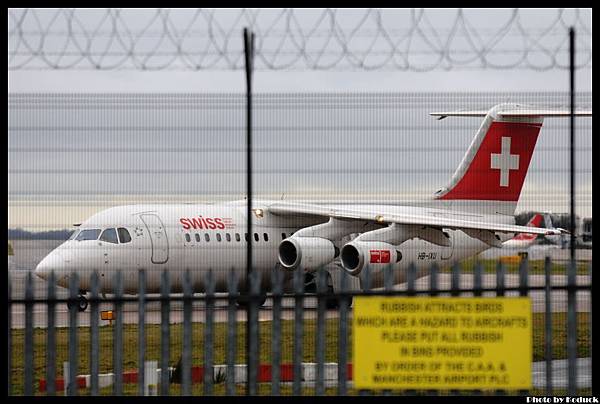 Swiss British Aerospace Avro RJ100(HB-IXU)@MAN_2(2)_20120222.jpg