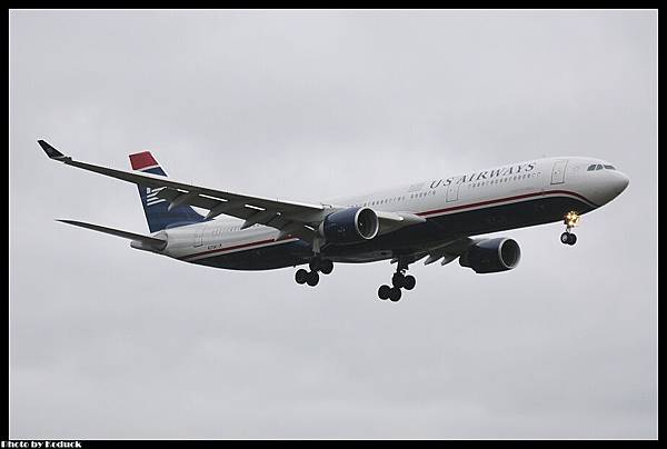 US Airways A330-323X(N275AY)@MAN_1(2)_20120222.jpg