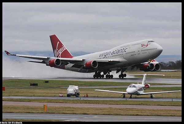 Virgin Atlantic Airways B747-443(G-VROS)@MAN_2(2)_20120222.jpg