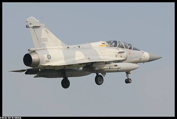 ROCAF Dassault Mirage 2000-5DI(2060)@RCPO_3(2)_20131109.jpg