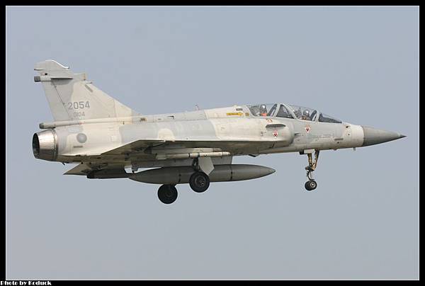 ROCAF Dassault Mirage 2000-5DI(2054)@RCPO_1(2)_20131109.jpg