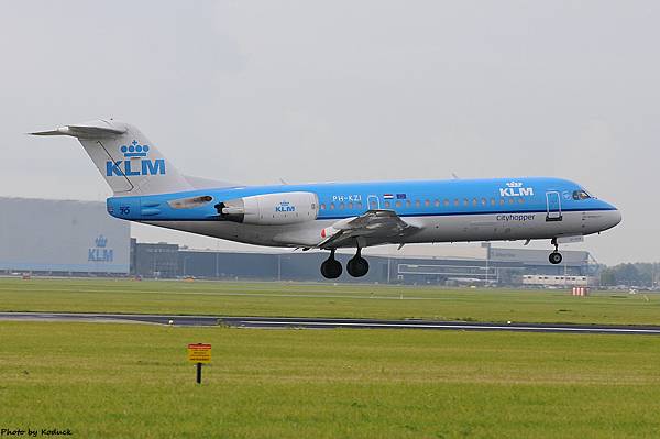 AMS RWY27_17_20140819.jpg