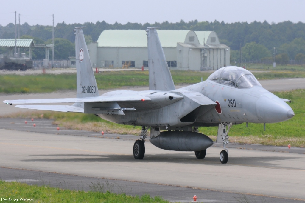 JASDF (32-8060)@Hyakuri_3_20150512.jpg