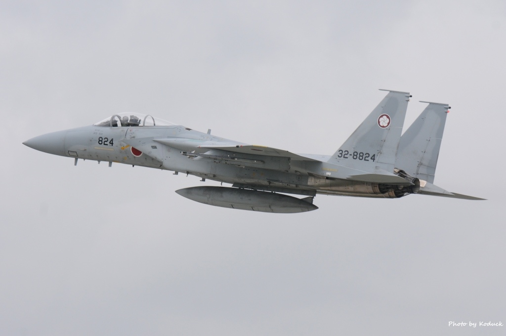 JASDF (32-8824)@Hyakuri_1_20150512.jpg