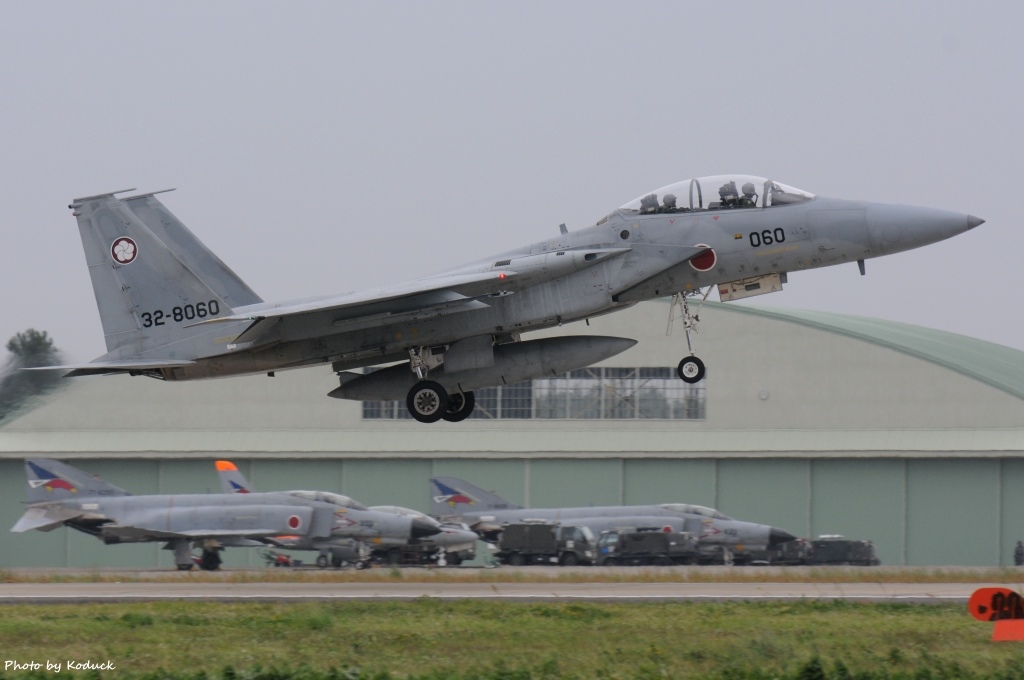 JASDF (32-8060)@Hyakuri_5_20150512.jpg