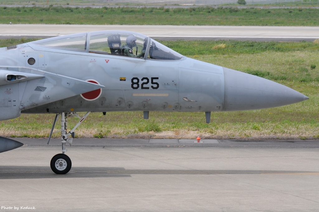 JASDF (32-8825)@Hyakuri_2_20150512.jpg