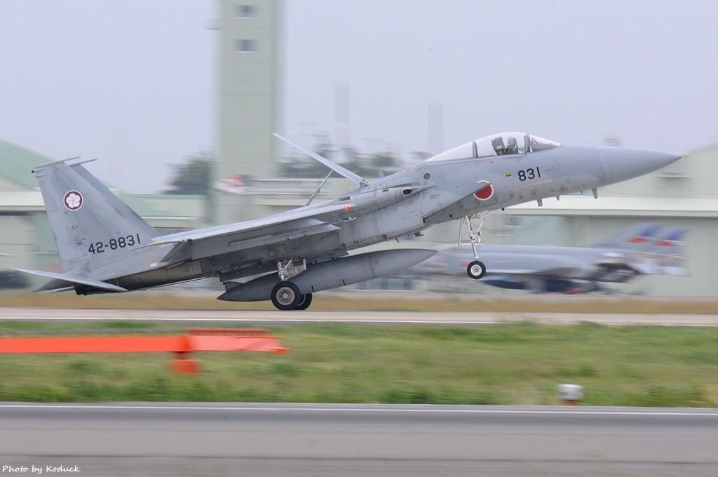 JASDF (42-8831)@Hyakuri_3_20150512.jpg