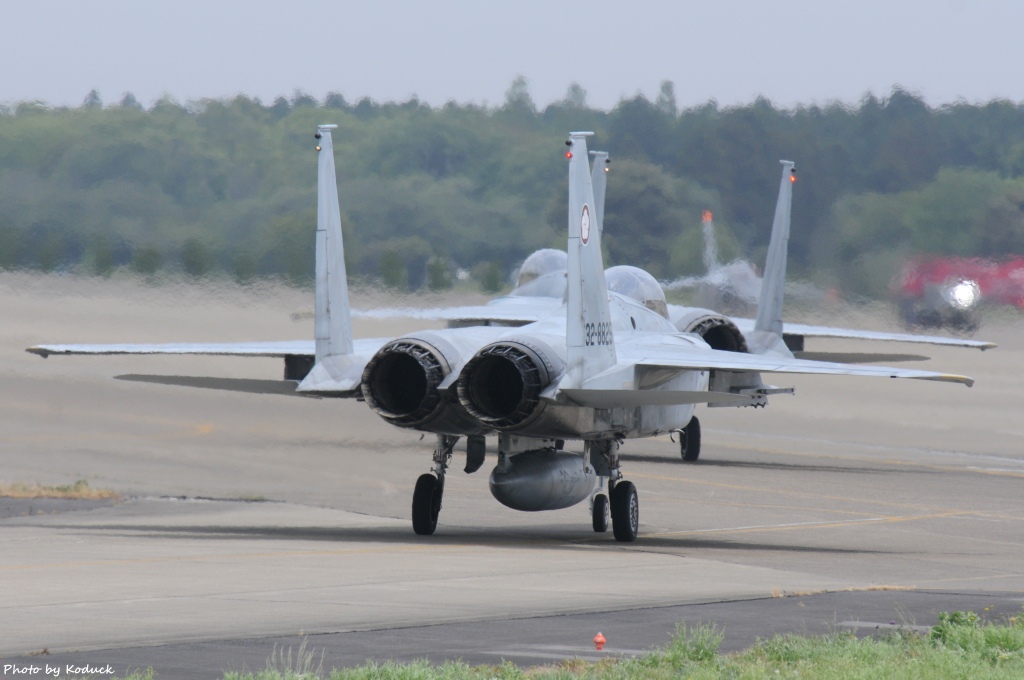 JASDF (32-8825)@Hyakuri_3_20150512.jpg