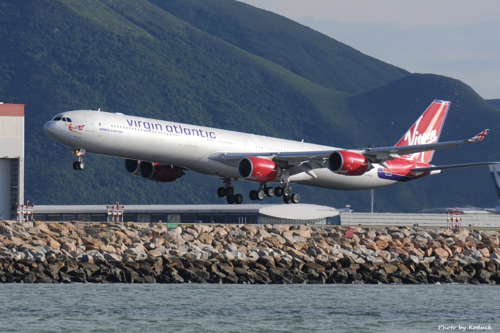 Virgin Atlantic Airways A340-642(G-VFOX)@VHHH_2(1)_20120706.jpg