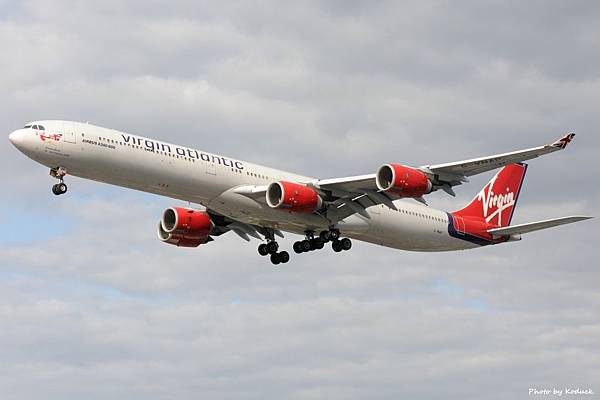 Virgin Atlantic Airways A340-642(G-VNAP)@LHR_1(1)_20140820.jpg