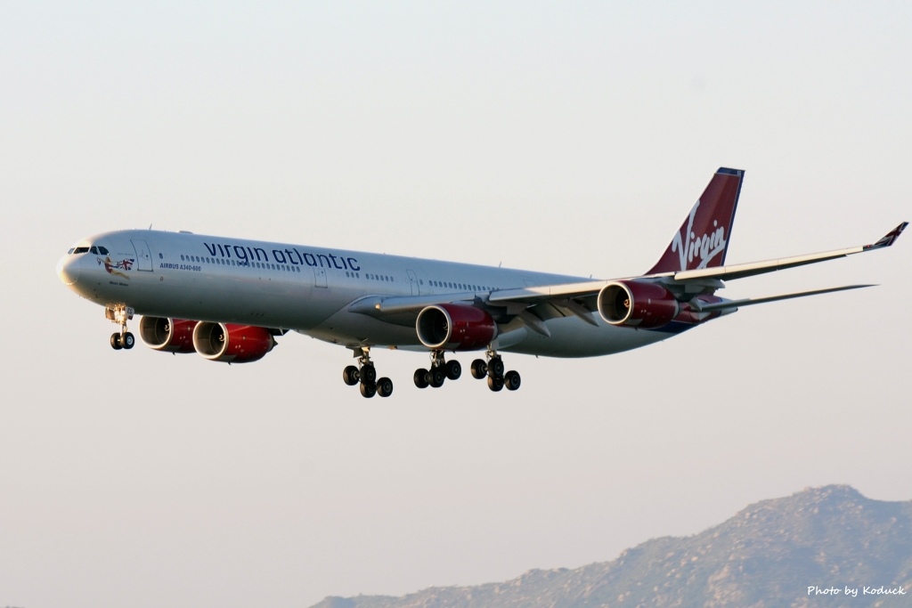 Virgin Atlantic Airways A340-642(G-VMEG)@VHHH_1(1)_20110723.jpg