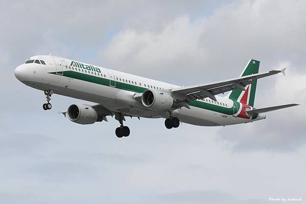 Alitalia A321-112(I-BIXA)@LHR_1(1)_20140820.jpg