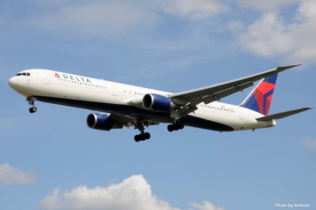 Delta Airlines B767-432(ER)(N836MH)@LHR_1(1)_20140820.jpg