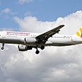 Germanwings A320-211(D-AIQD)@LHR_2(1)_20140820.jpg