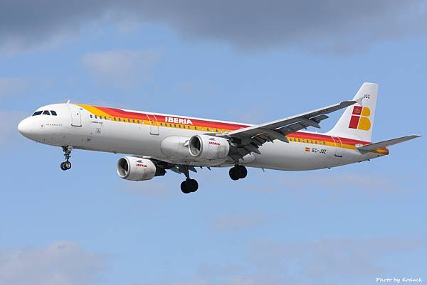 Iberia A321-212(EC-JQZ)@LHR_1(1)_20140820.jpg