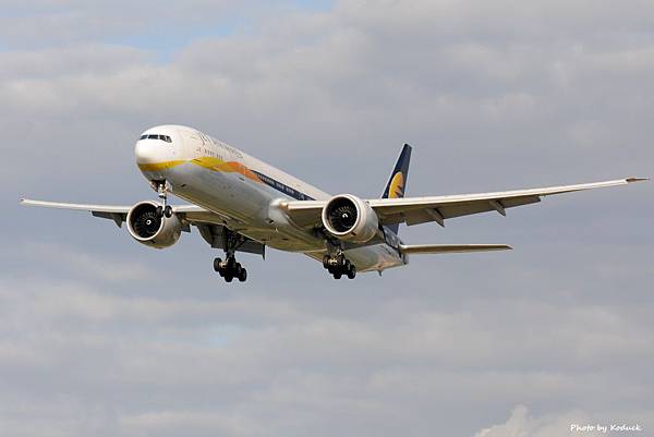 Jet Airways B777-35R(ER)(VT-JEG)@LHR_1(1)_20140820.jpg