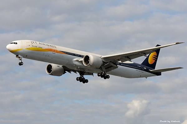 Jet Airways B777-35R(ER)(VT-JEG)@LHR_2(1)_20140820.jpg