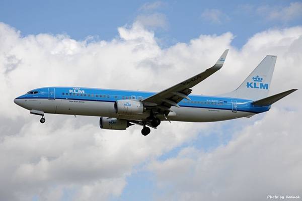 KLM Royal Dutch Airlines B737-8K2(WL)(PH-BCD)@LHR_1(1)_20140820.jpg