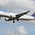 Lufthansa A320-214(D-AIZF)@LHR_1(1)_20140820.jpg