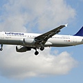 Lufthansa A320-214(D-AIZL)@LHR_1(1)_20140820.jpg