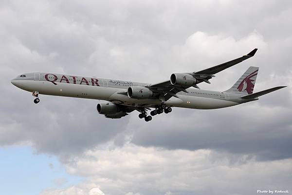 Qatar Airways A340-642(A7-AGB)@LHR_1(1)_20140820.jpg