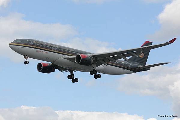 Royal Jordanian A330-223(JY-AIE)@LHR_1(1)_20140820.jpg