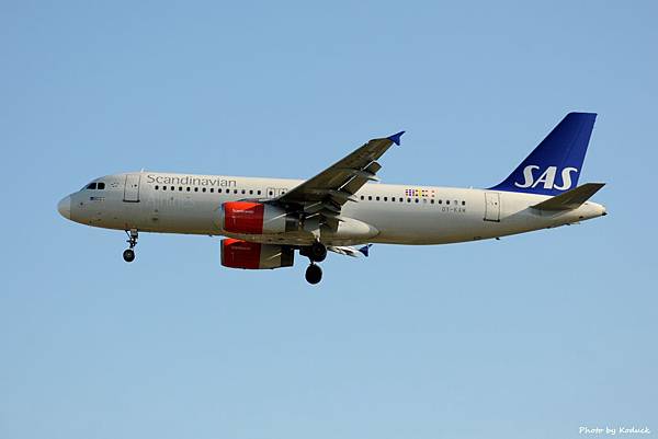 SAS Scandinavian Airlines A320-232(OY-KAM)@LHR_1(1)_20140820.jpg
