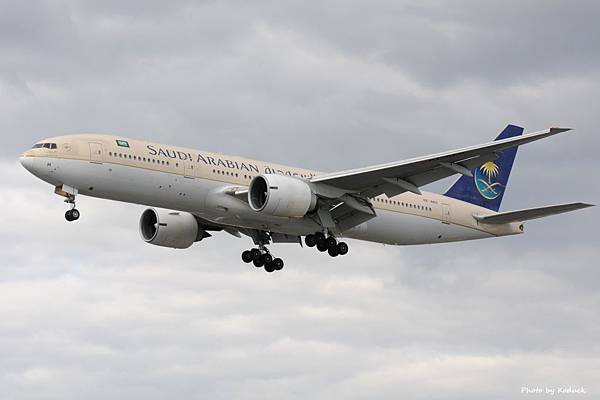 Saudi Arabian Airlines B777-268ER(HZ-AKH)@LHR_1(1)_20140820.jpg