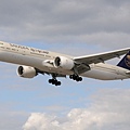 Saudi Arabian Airlines B777-368ER(HZ-AK20)@LHR_1(1)_20140820.jpg