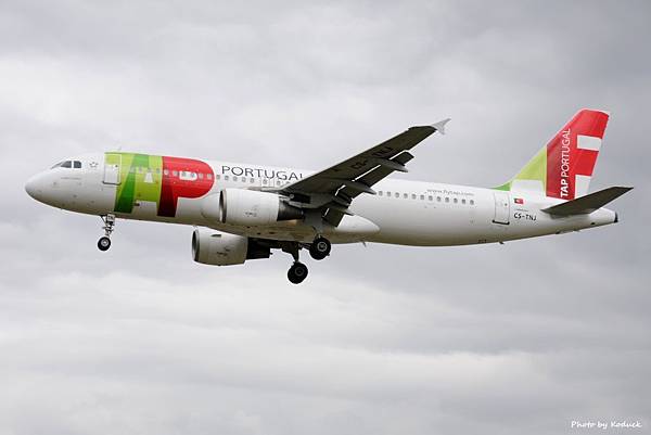 TAP - Air Portugal A320-214(CS-TNJ)@LHR_1(1)_20140820.jpg