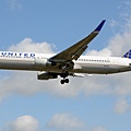 United Airlines B767-322ER(WL)(N676UA)@LHR_1(1)_20140820.jpg