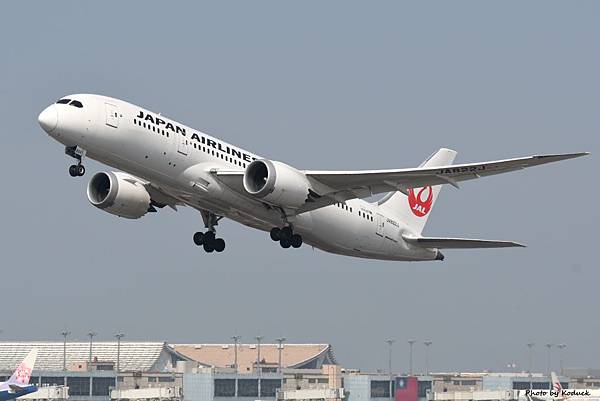 Japan Airlines B787-8 Dreamliner(JA822J)@RCTP_1_20170216.jpg