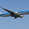 KLM Royal Dutch Airlines B777-306(ER)(PH-BVP)@RCTP_1_20170216.jpg