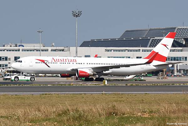 Austrian Airlines B767-3Z9(ER)(WL)(OE-LAZ)@RCTP_1_20170217.jpg