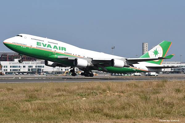 EVA Air B747-45E(B-16412)@RCTP_4_20170217.jpg