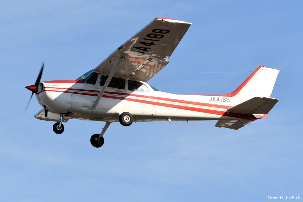 Cessna 172P(JA4188)@RJTF_3_20161125.jpg Cessna 172P(JA4188)@RJTF_3_20161125.jpg