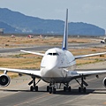 Lufthansa B747-430(D-ABVP)@KIX_1_20160827.JPG