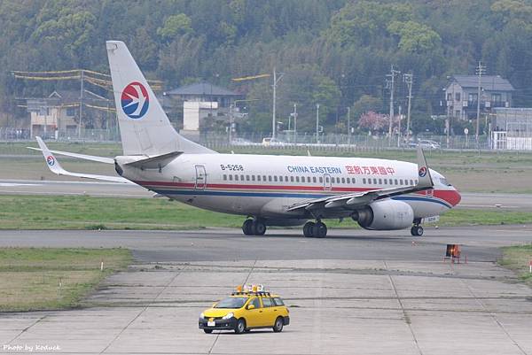 China Eastern Airlines B737-79P(WL)(B-5258)@FUK_1_20160410.jpg