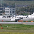 JAL Express B737-846(WL)(JA334J)@FUK_1_20160410.jpg