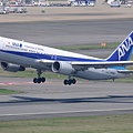 ANA B767-381(JA8342)@FUK_2_20160415.jpg